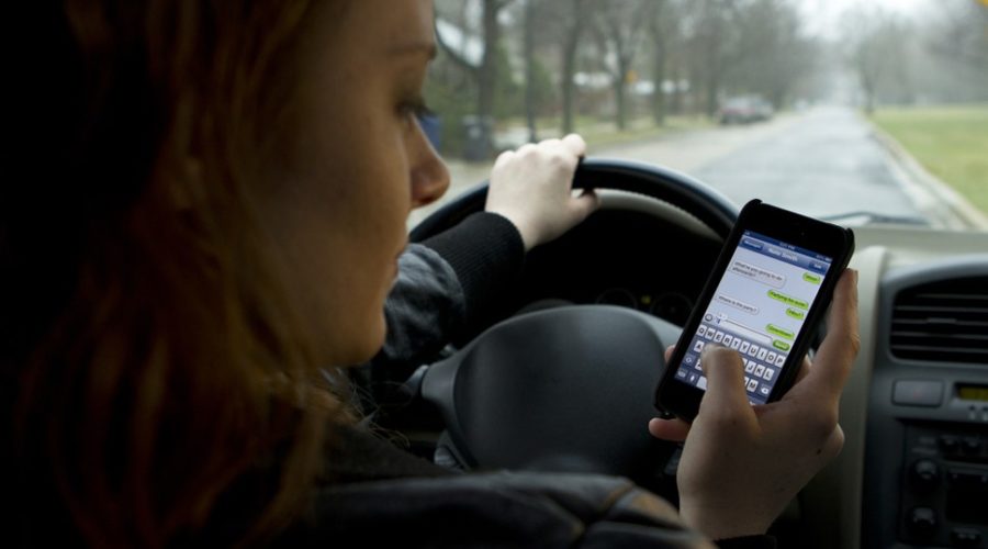 What You Can and Cannot Do on Your Phone While Driving
